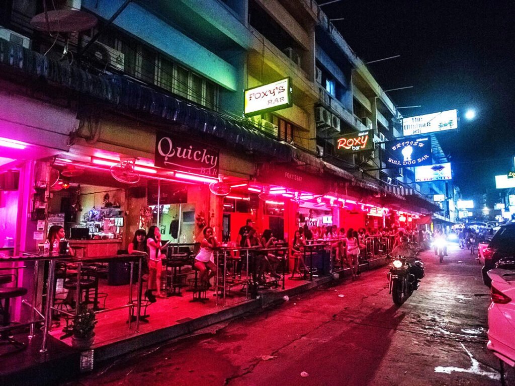 Exploring Pattaya Soi 6: A Guide to the Adult-Themed Bars and Entertainment Venues